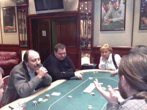� 4 ������� �� 8 ������� � �������� ����� ������ ������� ������ ��������� ������� ����� PokerMoscow