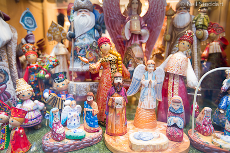 christmas_dolls_ept9_prague.jpg