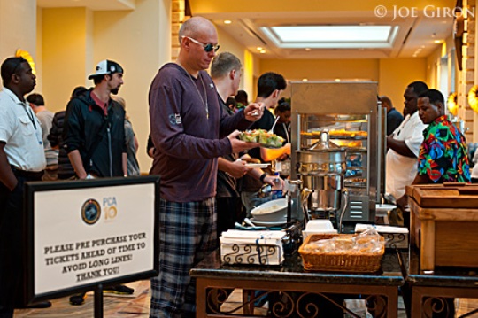 greg_mueller_purchases_food_pca_me_d2-thumb-450x299-180438.jpg