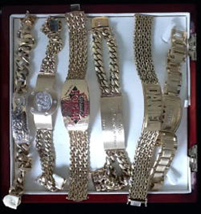 negreanu-bracelets.jpg