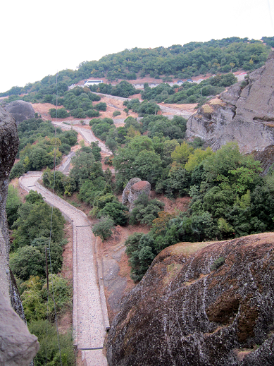 the_road_to_the_monastery.png