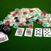 Можно ли сделать покер основным источником дохода?