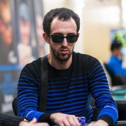 Гарик Ярошевский – чиплидер финального стола WPT LA Poker Classic Гарик Ярошевский – чиплидер финального стола WPT LA Poker Classic