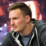 Стеффен Зонтхаймер лидирует перед финальным турниром серии Poker Masters Стеффен Зонтхаймер лидирует перед финальным турниром серии Poker Masters