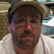 Покер-про Майкл Боровец арестован за мошенничество в аэропорту