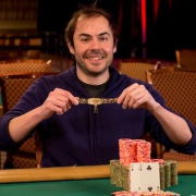 Первый браслет WSOP-2018 выиграл Элио Фокс Первый браслет WSOP-2018 выиграл Элио Фокс