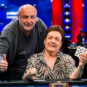 Мать и сын впервые стали обладателями браслетов WSOP Мать и сын впервые стали обладателями браслетов WSOP