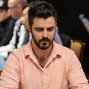 Макс Штейнберг в первой же раздаче ME WSOP вылетел с тузами от королей Макс Штейнберг в первой же раздаче ME WSOP вылетел с тузами от королей