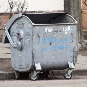 Город в штате Нью-Йорк ввёл плату $200 за сбор мусора, чтобы компенсировать потерю игорных налогов Город в штате Нью-Йорк ввёл плату $200 за сбор мусора, чтобы компенсировать потерю игорных налогов