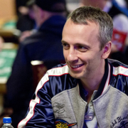 Сёмин прорвался на финалку чемпионата WSOP по семикарточному стаду, лидирует Негреану Сёмин прорвался на финалку чемпионата WSOP по семикарточному стаду, лидирует Негреану