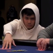 Скандал на EPT Barcelona: Кван Чжу подсмотрел карты Пономарёва Скандал на EPT Barcelona: Кван Чжу подсмотрел карты Пономарёва