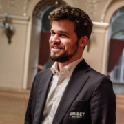 Unibet завербовали Магнуса Карлсена, а Дойл Брансон потерял $175 тыс. на Супербоуле Unibet завербовали Магнуса Карлсена, а Дойл Брансон потерял $175 тыс. на Супербоуле