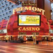 Охрана казино в центре Лас-Вегаса незаконно удерживала посетителя из-за $20