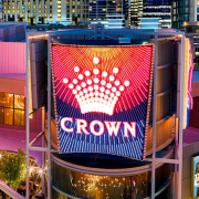 Австралийское казино Crown лишили лицензии за отмывание денег китайцами