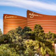 Казино Wynn в Лас-Вегасе заплатит $5,6 млн за принуждение дилеров делиться чаевыми