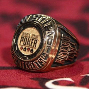 На серии WSOP Circuit Online чемпионские перстни впервые получат кэш-игроки На серии WSOP Circuit Online чемпионские перстни впервые получат кэш-игроки