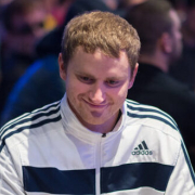 Дэвид Питерс выиграл свой 3-й браслет WSOP в онлайн-турнире со странной структурой выплат Дэвид Питерс выиграл свой 3-й браслет WSOP в онлайн-турнире со странной структурой выплат