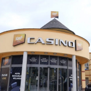 Иск Леона Цукерника к Facebook из-за рекламы фейкового King’s Casino рассмотрят в Праге Иск Леона Цукерника к Facebook из-за рекламы фейкового King’s Casino рассмотрят в Праге