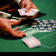 WSOP 2021 может столкнуться с нехваткой дилеров WSOP 2021 может столкнуться с нехваткой дилеров