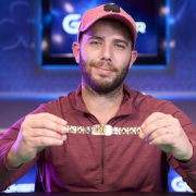 Дэниел Лазрус выиграл второй браслет WSOP в 2021 году Дэниел Лазрус выиграл второй браслет WSOP в 2021 году