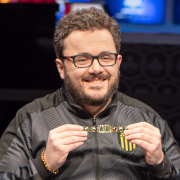Энтони Зинно выиграл два браслета WSOP за неделю и возглавил лидерборд серии Энтони Зинно выиграл два браслета WSOP за неделю и возглавил лидерборд серии