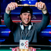Чад Нортон сыграл первый в жизни турнир WSOP и выиграл его Чад Нортон сыграл первый в жизни турнир WSOP и выиграл его