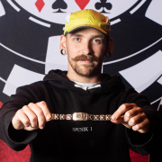 Анатолий Зырин выиграл свой второй браслет WSOP в мегатурнире Colossus Анатолий Зырин выиграл свой второй браслет WSOP в мегатурнире Colossus