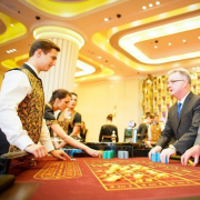 Китай арестовал 150 человек за организацию поездок игроков в казино Владивостока