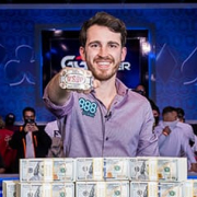 Корай Алдемир — победитель мейн-ивента WSOP 2021 и новый чемпион мира по покеру Корай Алдемир — победитель мейн-ивента WSOP 2021 и новый чемпион мира по покеру