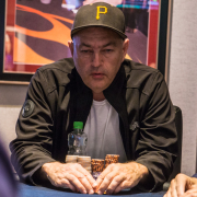 Обладателя браслета WSOP арестовали за нападение на Капитолий Обладателя браслета WSOP арестовали за нападение на Капитолий