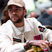 Неймар на WSOP 2022: собрал стрит-флеш, чуть не выгнали из турнира, экстренная посадка самолёта Неймар на WSOP 2022: собрал стрит-флеш, чуть не выгнали из турнира, экстренная посадка самолёта