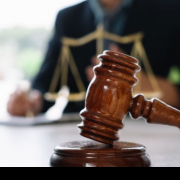 Суд вернул голландским лудоманам €418,000, проигранные в онлайн-покер Суд вернул голландским лудоманам €418,000, проигранные в онлайн-покер